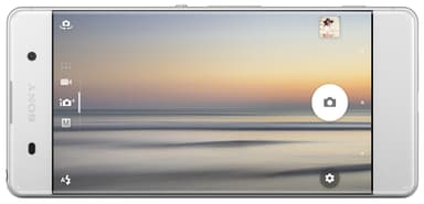 Sony Xperia XA älypuhelin (valkoinen)