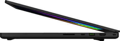 Razer Blade Pro 17 pelikannettava (musta)