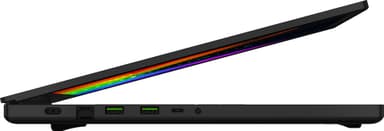 Razer Blade Pro 17 pelikannettava (musta)