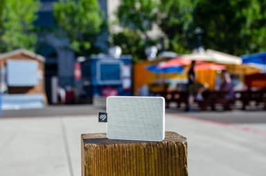 Seagate One Touch kannettava SSD, 1 TB (valkoinen)