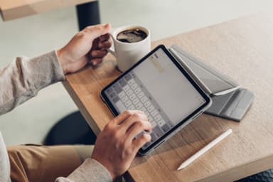 VersaCover iPad Pro 11" suojakotelo (Stone Gray)