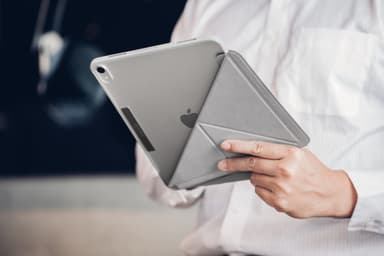 VersaCover iPad Pro 11" suojakotelo (Stone Gray)