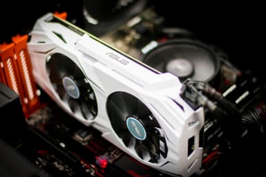 DreamHack Gaming v2 pelitietokone