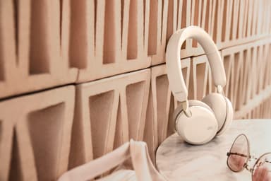 Jabra Elite 45h langattomat on-ear kuulokkeet (kullanbeige)
