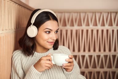Jabra Elite 45h langattomat on-ear kuulokkeet (kullanbeige)