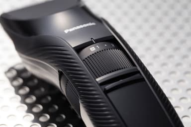 Panasonic hiustenleikkuukone ja partatrimmeri ER-GC51-K503