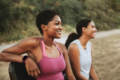 Fitbit Charge 4 aktiivisuusranneke (ruusupuu)