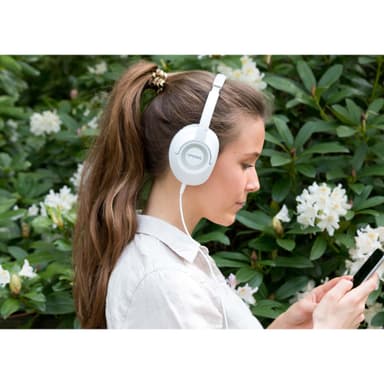 KOSS UR42iW Over-Ear Mic White