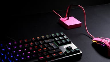Xtrfy B4 johtopidike hiirelle (pinkki)