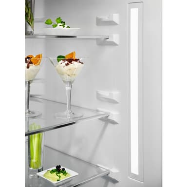 Electrolux jääkaappipakastin LNT7ME34X2