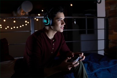 JBL Quantum 800 langattomat pelikuulokkeet