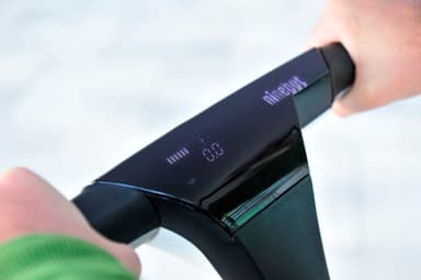 Ninebot by Segway E+ tasapainotettu skootteri (musta)