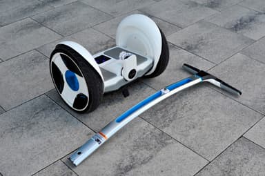 Ninebot by Segway E+ tasapainotettu skootteri (musta)