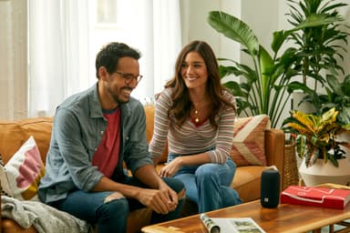 JBL LINK Bluetooth kaiutin latausasemalla (musta)