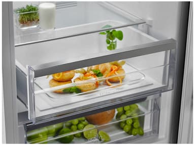 Electrolux Jääkaappipakastin LNT7MD32X2 (Teräs)