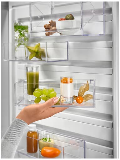 Electrolux Jääkaappipakastin LNT7MD32X2 (Teräs)