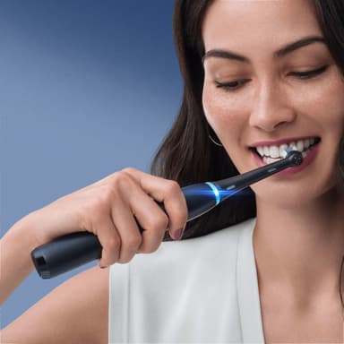 Oral B iO Series 8S sähköhammasharja IO8BK (musta)