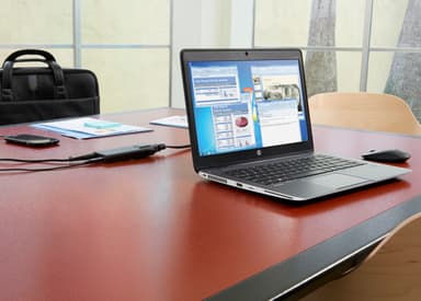 HP Slim 65W kannettavan laturi USB-portilla