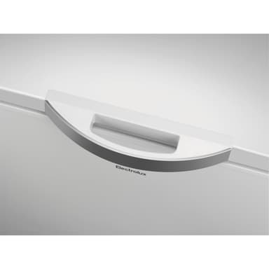 Electrolux arkkupakastin LCB3LF38W0