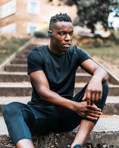 Bose Sport Earbuds täysin langattomat in-ear kuulokkeet (Triple Black)