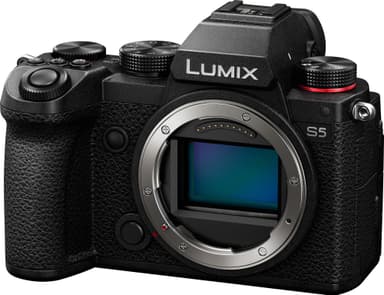 Panasonic Lumix S5 peilitön järjestelmäkamera