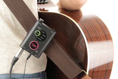 IK Multimedia iRig Acoustic Stage kitaramikrofoni