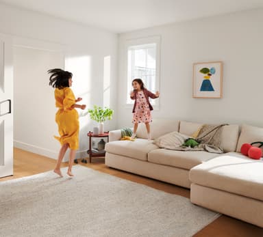 Google Nest Audio älykaiutin (kalkki)