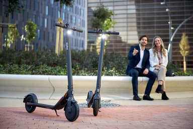 Ninebot by Segway KickScooter sähköpotkulauta E22D