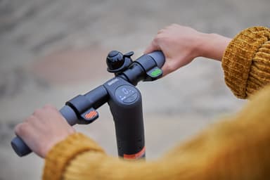 Ninebot by Segway KickScooter sähköpotkulauta E22D