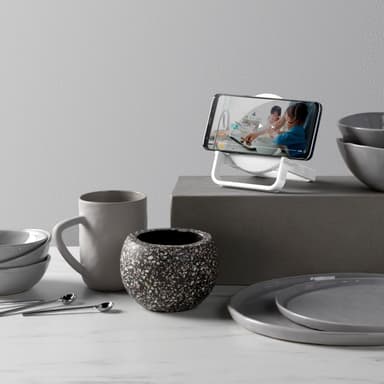 Belkin Boost Charge 10 W langaton laturi ja kaiutin (valkoinen)