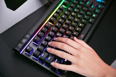 HyperX Alloy Elite RGB pelinäppäimistö (Cherry MX Red)