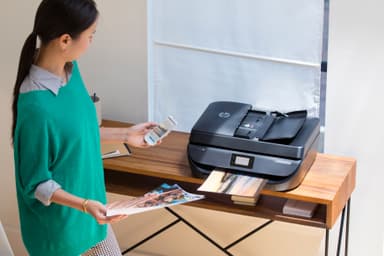 HP OfficeJet 5230 monitoimitulostin (musta)