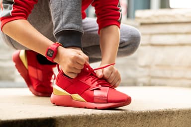 Garmin Vivofit Jr. 3 aktiivisuusranneke lapsille (Iron Man)