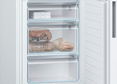 Bosch Series 6 jääkaappipakastin KGE39AWCA (valkoinen)