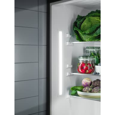 Electrolux jääkaappipakastin LNT7TF18S integroitava