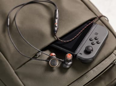 JBL Quantum 50 in-ear pelikuulokkeet (musta)