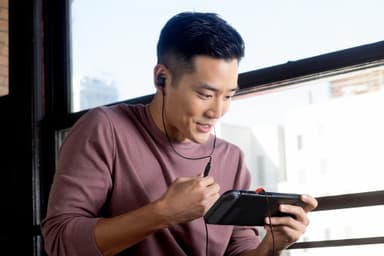 JBL Quantum 50 in-ear pelikuulokkeet (musta)