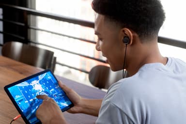 JBL Quantum 50 in-ear pelikuulokkeet (musta)