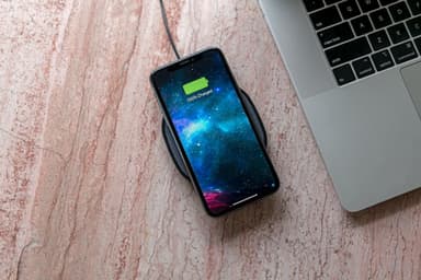 Mophie 15W langaton latausalusta (musta)