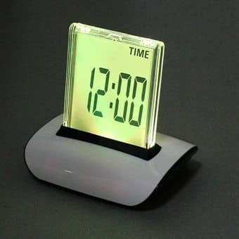 Digitaalinen Herätyskello - 7 värin LCD
