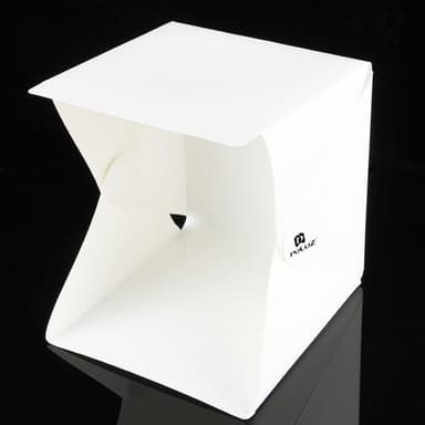 Mini Valokuvastudio päivävalaistuksella - 2 taustaa