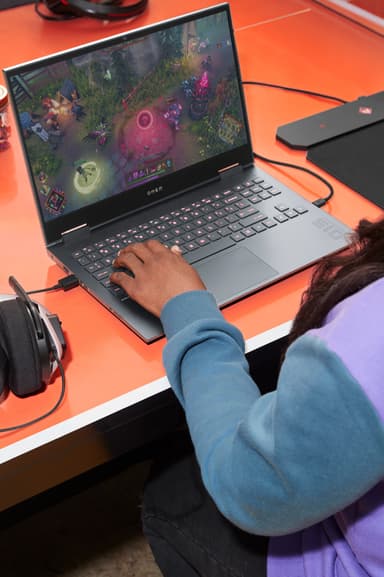 HP Omen 15 R5-5/16/1000/3060/144Hz 15.6" pelikannettava