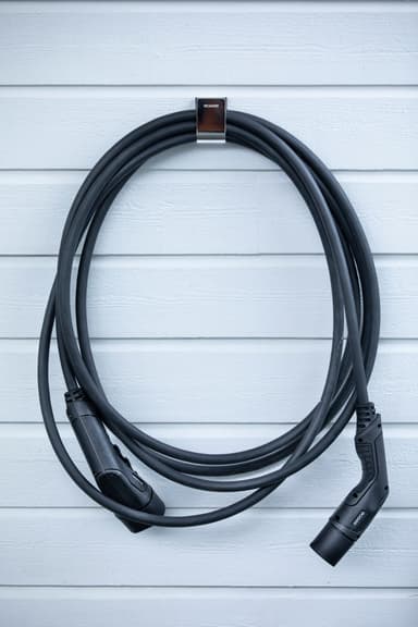 Easee U-hook pidike sähköauton latauskaapelille 90101 (musta)