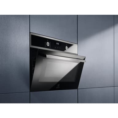 Electrolux 800 CombiQuick kompaktiuuni OOM705CZ