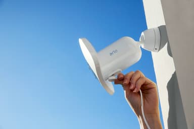 Arlo Pro 3 Floodlight langaton 2K QHD turvakamera (valkoinen)