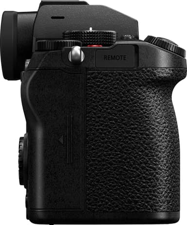 Panasonic Lumix S5 järjestelmäkamera + 20-60 mm f/3.5-5.6 objektiivi