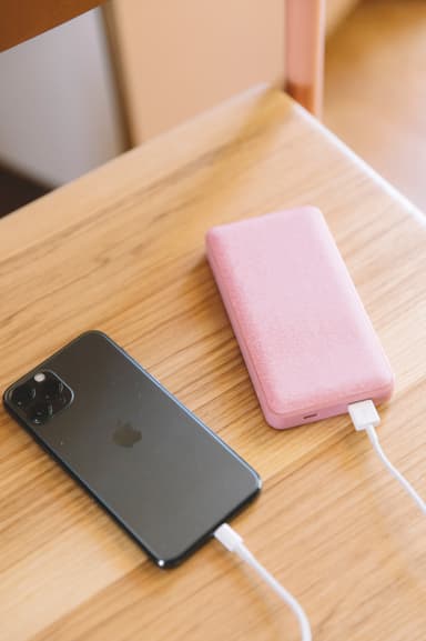 Mophie Powerstation 10,000 mAh varavirtalähde (pinkki)