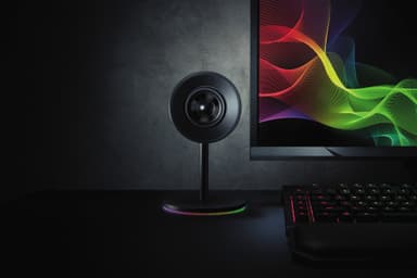 Razer Nommo Chroma pelikaiuttimet