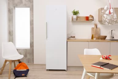 Indesit jääkaappi SI8A1QW2