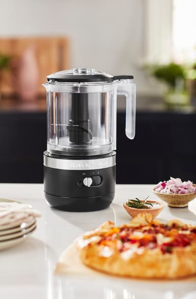 KitchenAid johdoton teholeikkuri 5KFCB519EBM (mattamusta)